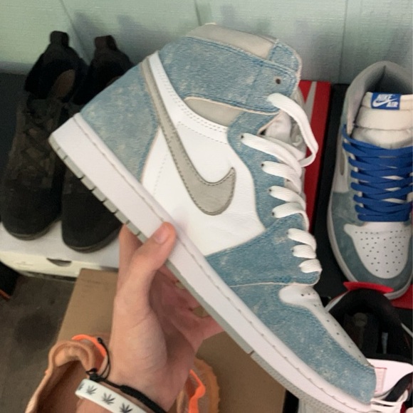 Jordan 1 hyper royal size 10.5 - Picture 1 of 6